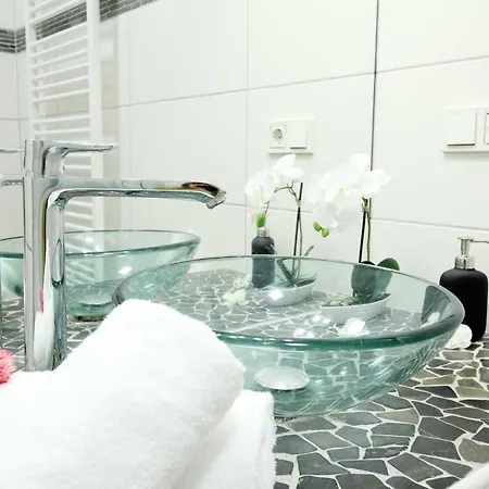 Secret Hideaways Cozystudio 2 Superior Apartment Mit Wifi Nahe Uni L Messe L Flughafen L Zoo Дуйсбург Экстерьер фото